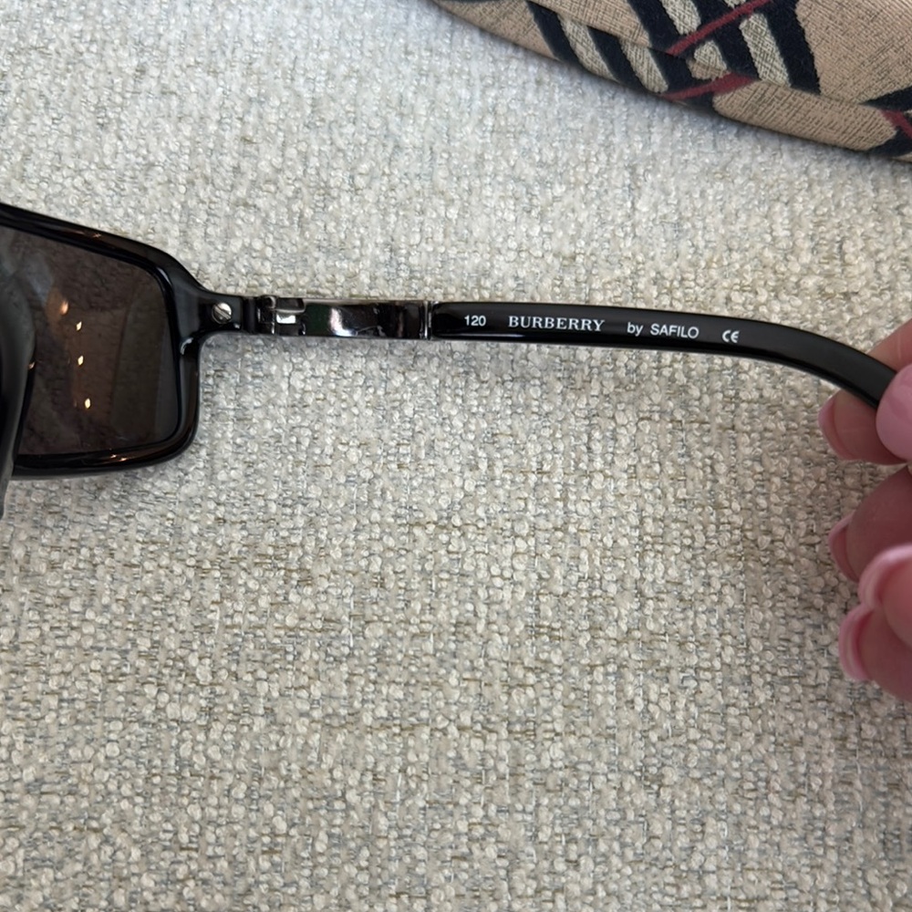 Burberry Black Sunglasses with Classic Check Case - Picture 7 of 9